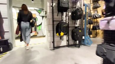 Amateur teen couple destroyed a public blowjob cum mouth gushing in the locker room dressing room