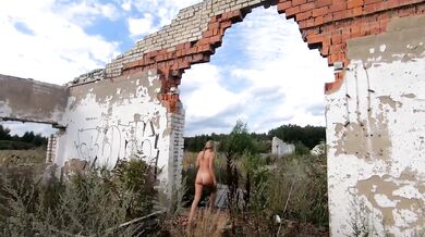 Blonde Exhibitionist Girl Walks Naked Outside Leaving Gaping Ass And Choked Footsteps