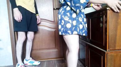 Pizza Delivery Guy Destroyed By Russian BBW MILF Handjob Cumshot