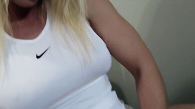 Blonde Solo Female With Shaved Pussy Pissing Dripping Wet For You
