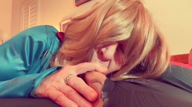 Granny Supergirl Cosplay Blonde Blowjob Destroys Spiderman
