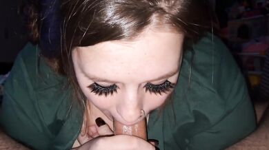 Amateur BBW MILF Begging To Get Pregnant While Sucking Dick