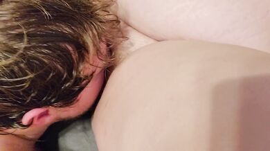 Vanessa Venom Serves Pussy for Breakfast with Fisting and Fingering