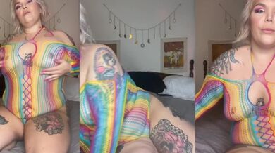 Smoke and Worship My Plump Tattooed BBW Ass and Pussy
