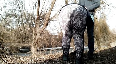 Chubby BBW MILF stepmom pisses outdoors in leggings