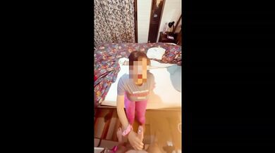 Amateur Handjob Destroyed 18 Year Old Latina Gushing Big Cumshot