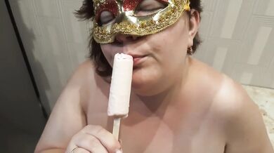 Curvy Russian Amateur MILF Big Tits BBW Ice Cream Food Fetish Gushing