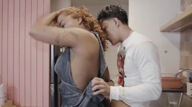 Ebony Big Ass Latina MILF Asks Neighbor For Help Destroyed Gushing Choked