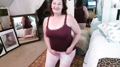 Gentle JOI encouragement and sweet sexy kisses for Timmie with big boobs and redhead mom