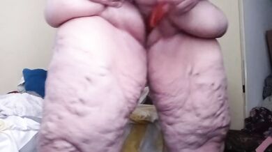 Horny Chubby BBW Milf Fingering Pussy For Ass Orgasm