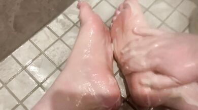 Sugar Dandy Destroyed My Dirty Feet in Public Shower with Soapy Gushing
