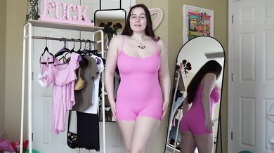 Skims Lingerie Destroyed In Amateur Try On Haul With Hugetits