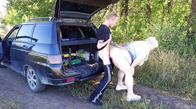 I Destroyed My BBW Milf Neighbor in the Park with Doggystyle Deepthroat and Cummed Twice