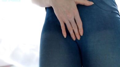 Big Booty in Skinny Jeans Rubbing Moaning Dripping Creampie Orgasm