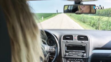 PROF picks up a STRANGER IN THE CAR she JERKS HIS COCK AND HE CUMS – Italian Dialogues Miele Blanco