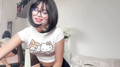 SHY ANIME GIRL sucks my cock to penetrate her deep