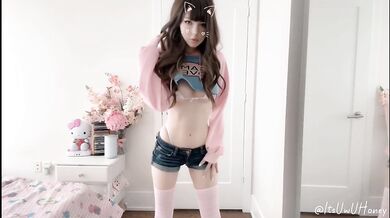 Super Wet Horny Gamer E-girl Masturbates and Orgasms Hard!