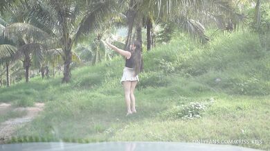 A random deep blowjob with a friend in the car while no one is watching