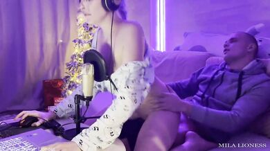 The stepson sweetly fucked a wet, insatiable stepmom for interfering in a video game stream