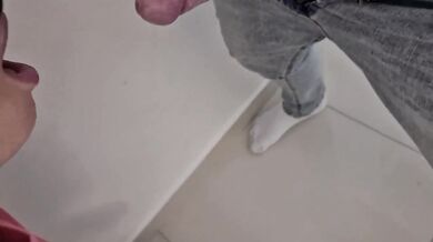 Invited a Friend Over for a Sloppy Blowjob and Facial