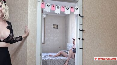 Caught my best friend masturbating. Two girl masturbate together