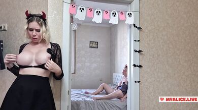 Caught my best friend masturbating. Two girl masturbate together