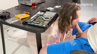 Stepmom Thanks Stepson For Laptop Repair And Gets Creampie Destroyed