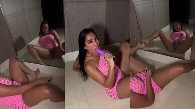 Amateur Aussie Big Tits Sucks And Fucks Dildo Solo
