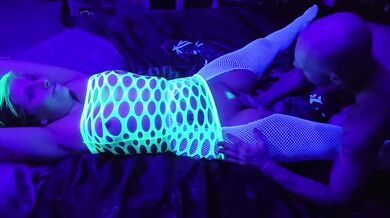Glowing Blacklight Bush Gets Destroyed by Dildo Before Pussy Slide on Big Dick with Cum Spray