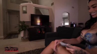 Ariana Starr Turns Rent Trouble Into A Cheating Sugardaddy Fuck Until They Get Caught