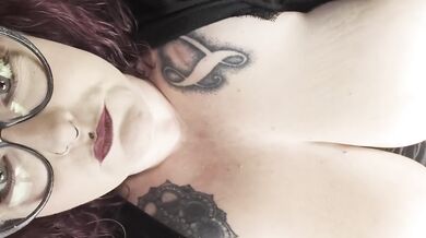 Goth bbw milf destroyed gushing in her stockings public solo car