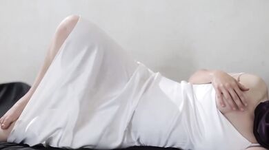 Big Ass Asian Exhibitionist Destroyed Gushing Choked in Public Pamer Memek