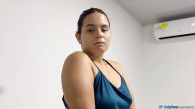 Mamada Salvaje De Criada Malcriada Con Enorme Cumshot En Tetas Grandes