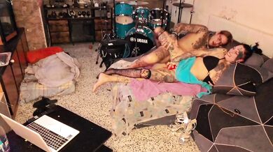 Amateur Tattooed Girl Destroyed By Deep Squirt Toys Gushing