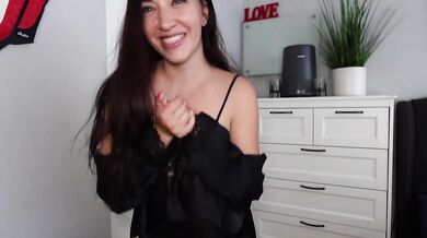 Natural Girl Hanna Orio Destroyed In Pajamas Try On SFW HD Porn