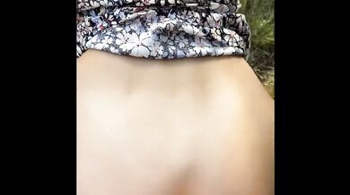 Quick fuck outdoor CREAMPIE young brunette grosse bite foot fetish forest risk public