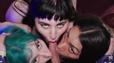 Curvy Latina MILF And Goth Girl With Big Tits Blowjob
