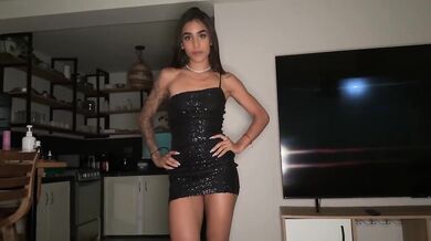 Colombian College Babe Gives Amateur Blowjob Before Partying
