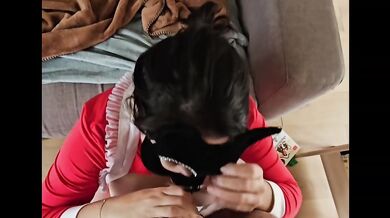 Amateur milf destroys throat in kitchen pawg