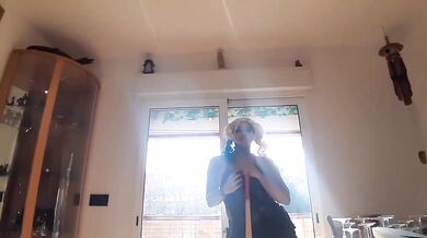 Harley Quinn Cosplay destroys debtor with sloppy deepthroat and huge facial cumshot