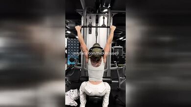 Skylar Mae Gym Babe Accidentally Shows Wet Pussy While Stretching Fail