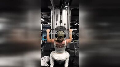 Skylar Mae Gym Babe Accidentally Shows Wet Pussy While Stretching Fail
