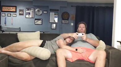 BBW amateur couple eating pussy and blowjob while he plays PS5 ending in a gushing cumshot