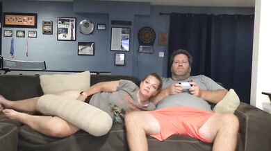 BBW amateur couple eating pussy and blowjob while he plays PS5 ending in a gushing cumshot