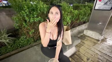 Querida Chica Delgada Latina Te Gustaria Ir A Mi Casa Y Follar Por Dinero Con Tetas Grandes Y Leche En La Boca