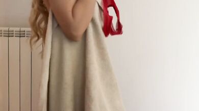 Blonde Amateur Try On Tight Red Backless Dress Strip Tease