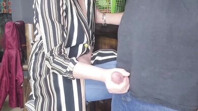 Hot Amateur Fast Handjob Milf Destroyed Gushing Cumshot