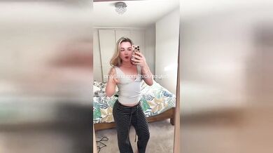 18yo Gym Thot Stretching Accident Squirts All Over Floor Live Leak