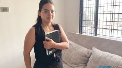Engana a su esposa con la nueva ninera culona hermosa colombiana con cuerpo de diosa infiel real