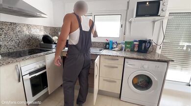 Housewife Cheating on Husband with Plumber Gets Destroyed Doggystyle and Gushing Blowjob No Condom